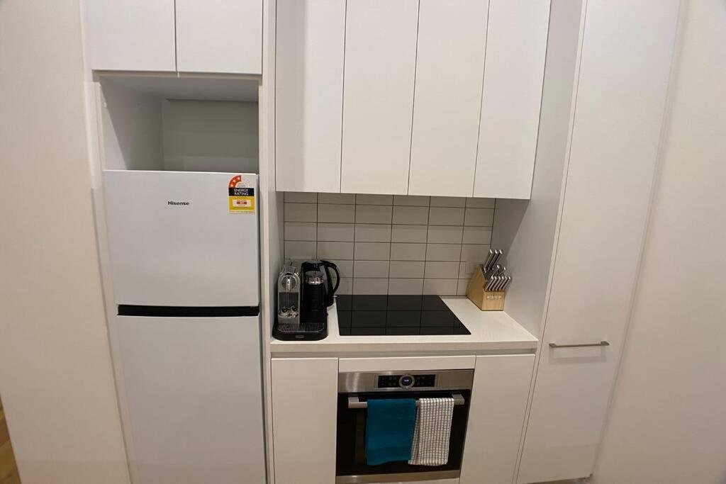 Luxe 2Br Executive Apartment Kingston Pool Parking Wifi Bbq Wine Екстер'єр фото