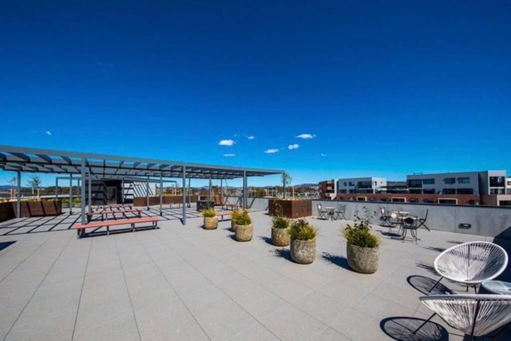 Luxe 2Br Executive Apartment Kingston Pool Parking Wifi Bbq Wine Екстер'єр фото