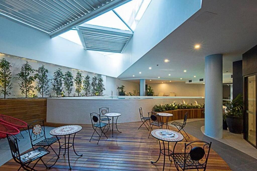 Luxe 2Br Executive Apartment Kingston Pool Parking Wifi Bbq Wine Екстер'єр фото