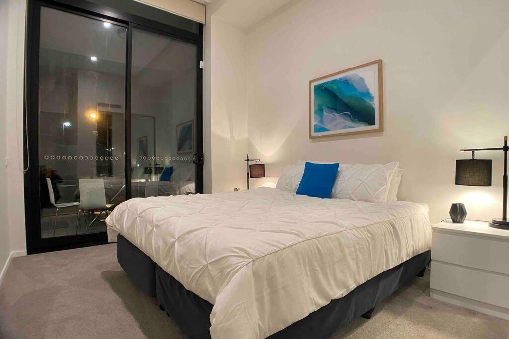Luxe 2Br Executive Apartment Kingston Pool Parking Wifi Bbq Wine Екстер'єр фото