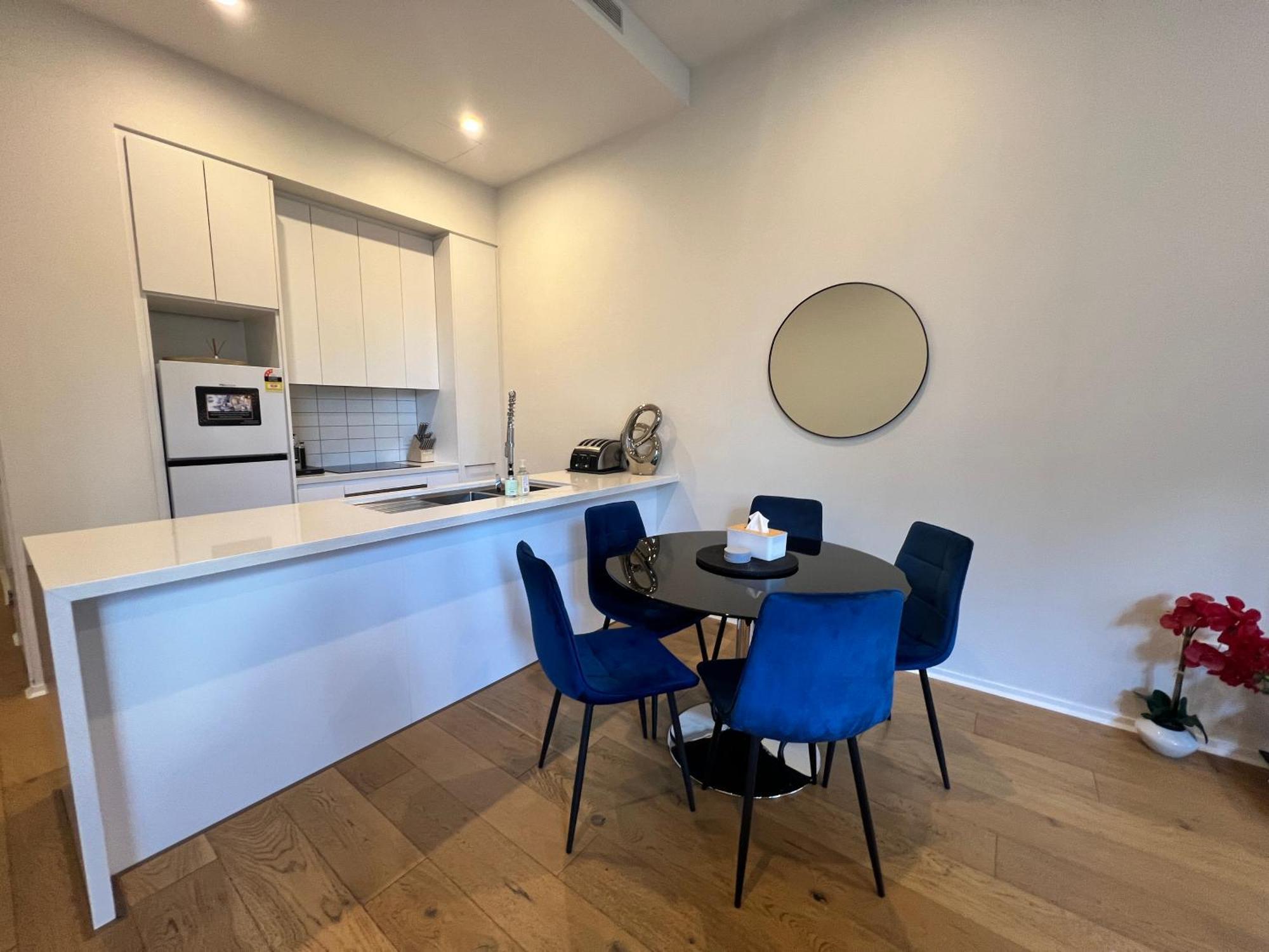 Luxe 2Br Executive Apartment Kingston Pool Parking Wifi Bbq Wine Екстер'єр фото